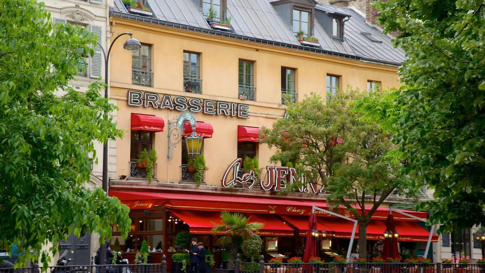 Apartment Outstanding Deal In Paris