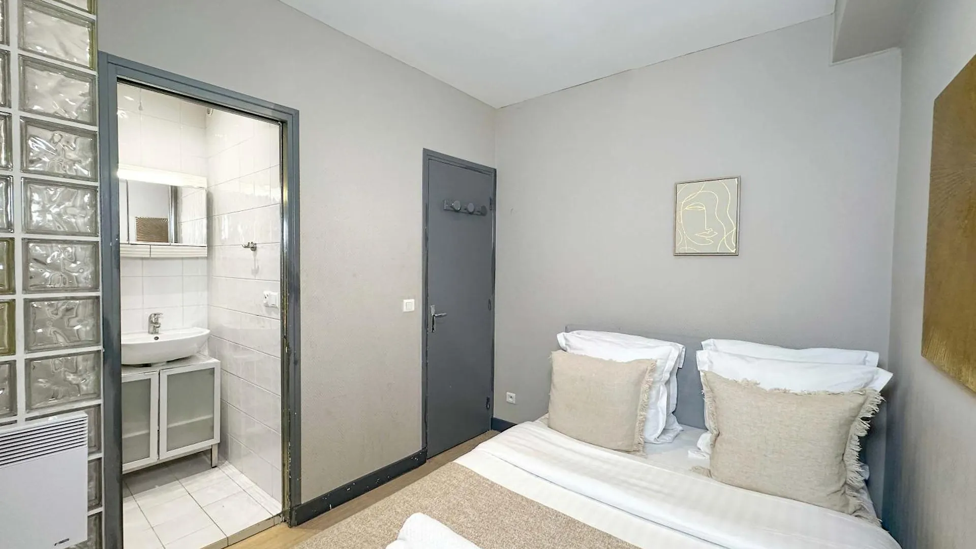 Outstanding Deal In Paris 0*,  France